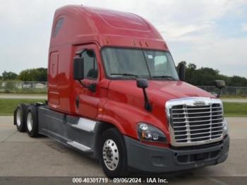  Salvage Freightliner Cascadia 125