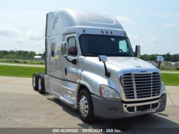  Salvage Freightliner Cascadia 125