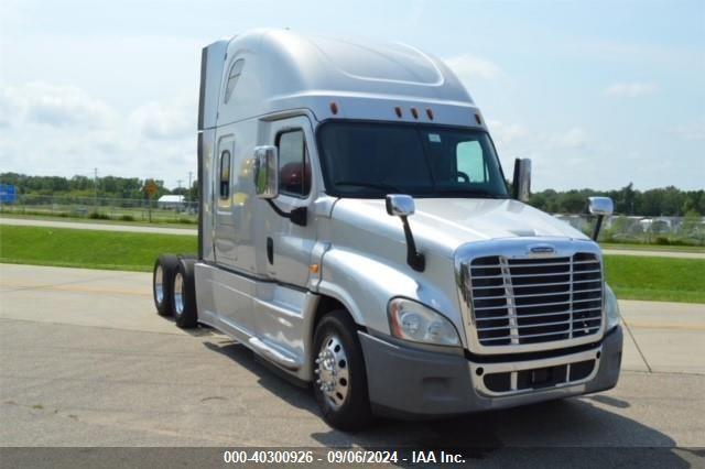  Salvage Freightliner Cascadia 125