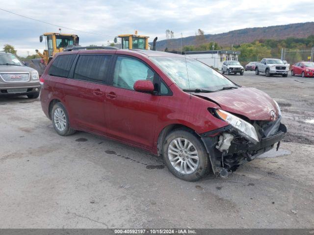  Salvage Toyota Sienna