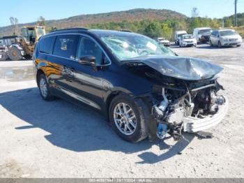  Salvage Chrysler Pacifica