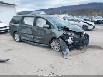  Salvage Toyota Sienna