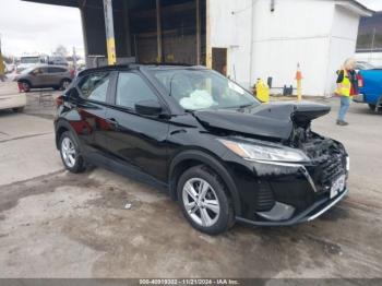  Salvage Nissan Kicks