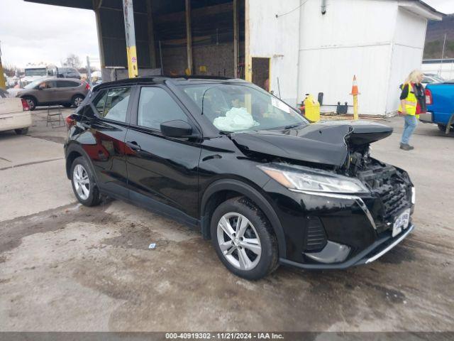  Salvage Nissan Kicks