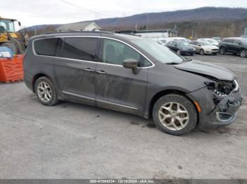  Salvage Chrysler Pacifica