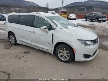  Salvage Chrysler Pacifica