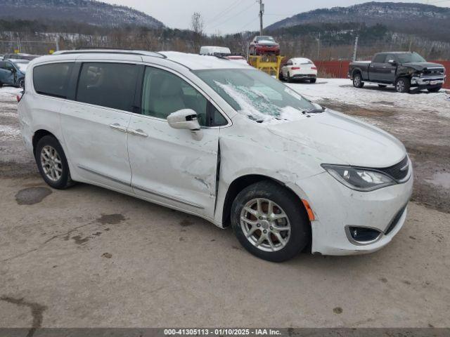  Salvage Chrysler Pacifica