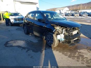  Salvage Nissan Kicks