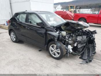  Salvage Nissan Kicks