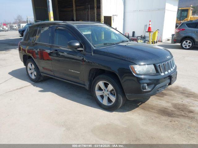  Salvage Jeep Compass