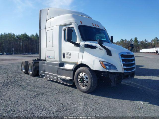  Salvage Freightliner New Cascadia 116