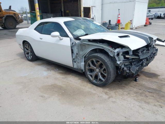  Salvage Dodge Challenger