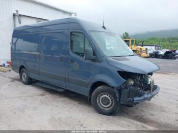  Salvage Mercedes-Benz Sprinter 2500