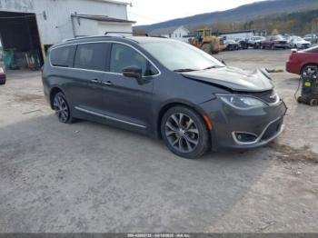  Salvage Chrysler Pacifica
