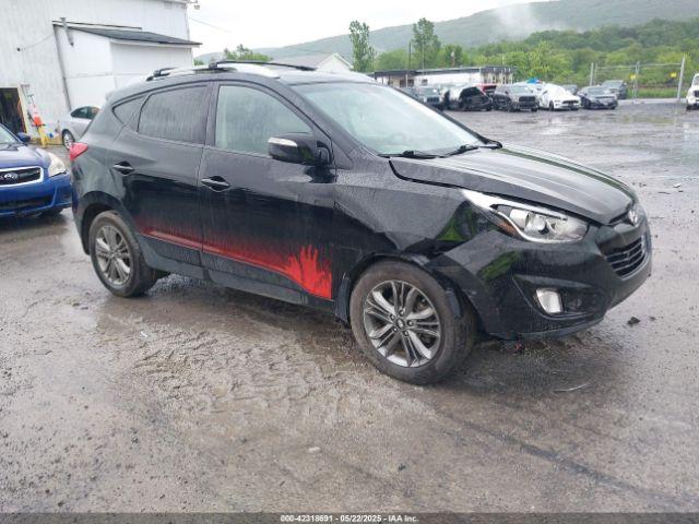  Salvage Hyundai TUCSON