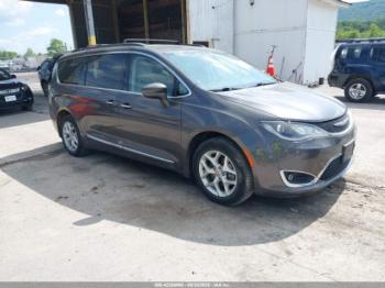  Salvage Chrysler Pacifica