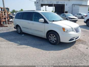  Salvage Chrysler Town & Country