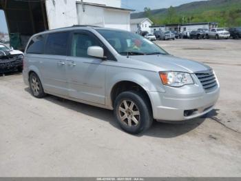  Salvage Chrysler Town & Country