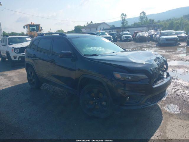  Salvage Jeep Cherokee
