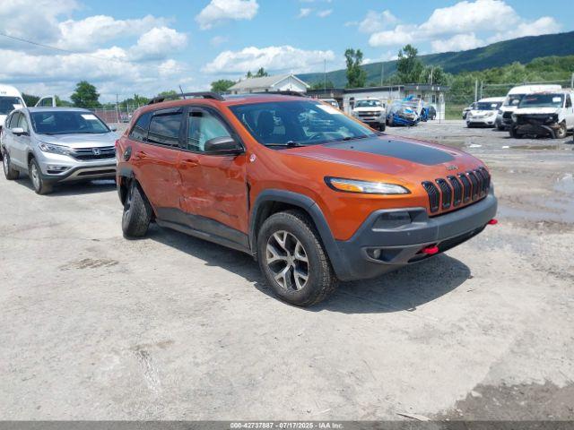  Salvage Jeep Cherokee