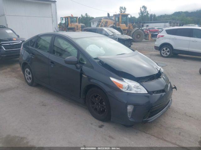  Salvage Toyota Prius