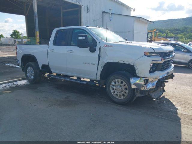  Salvage Chevrolet Silverado 2500