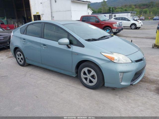  Salvage Toyota Prius