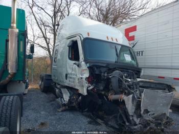  Salvage Freightliner New Cascadia 126