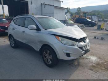  Salvage Hyundai TUCSON