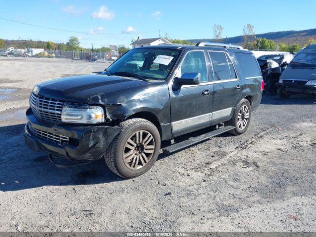 Lincoln Navigator Image 2