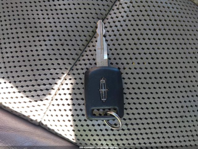 Lincoln Navigator Image 14