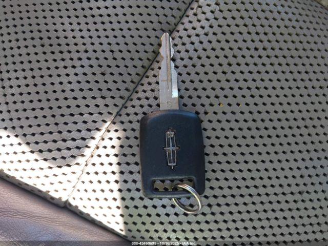 Lincoln Navigator Image 14