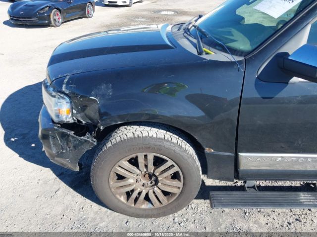 Lincoln Navigator Image 9