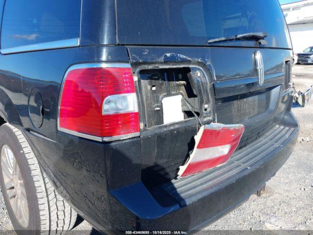 Lincoln Navigator Image 10