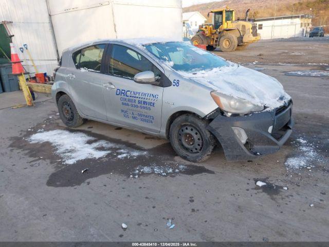  Salvage Toyota Prius c
