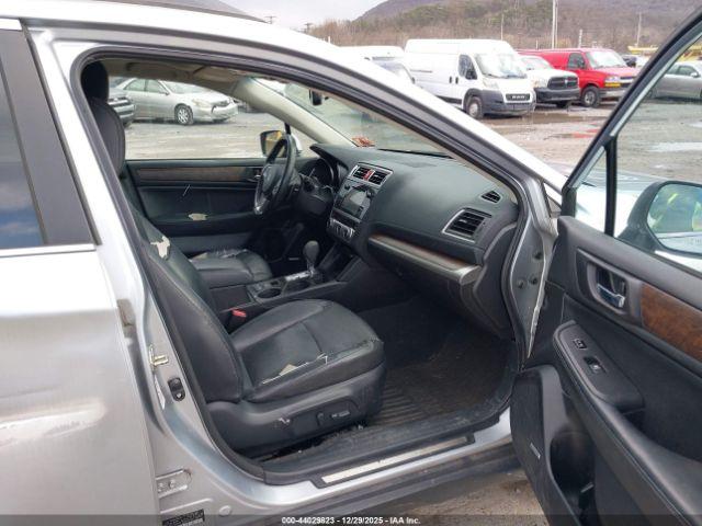 Subaru Outback 2.5i Limited Image 15