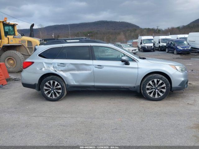 Subaru Outback 2.5i Limited Image 10