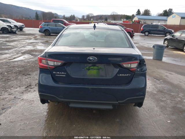 Subaru Legacy Premium Image 11