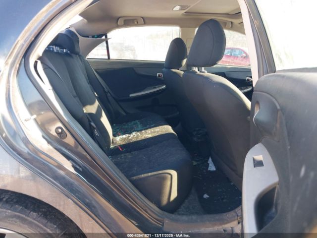 Toyota Corolla S Image 10