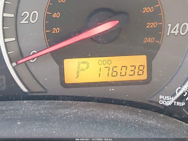 Toyota Corolla S Image 16