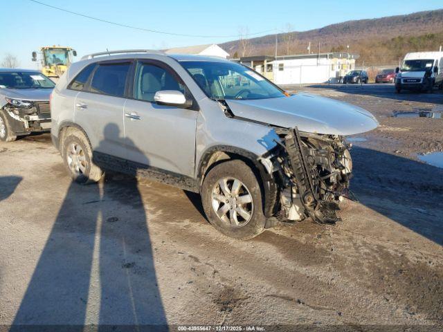  Salvage Kia Sorento