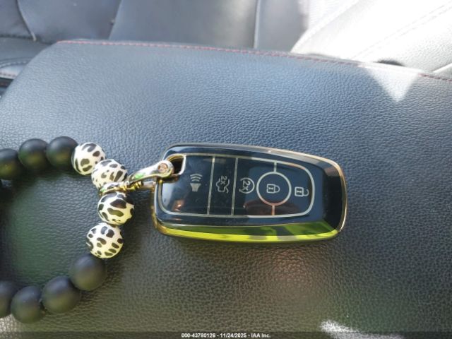 Ford Explorer Sport Image 9