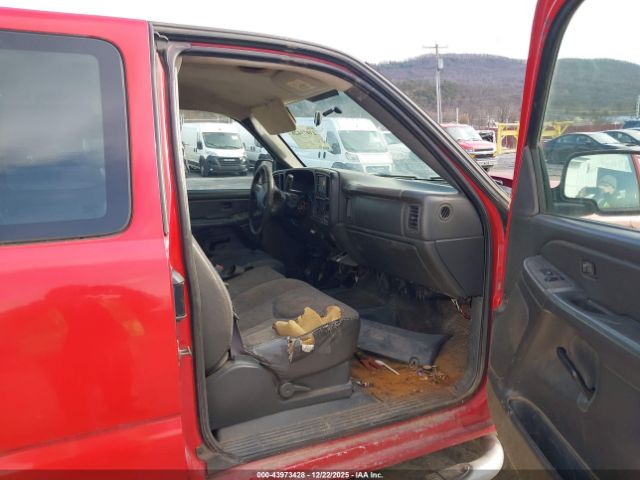 Chevrolet Silverado 2500 Work Truck Image 12