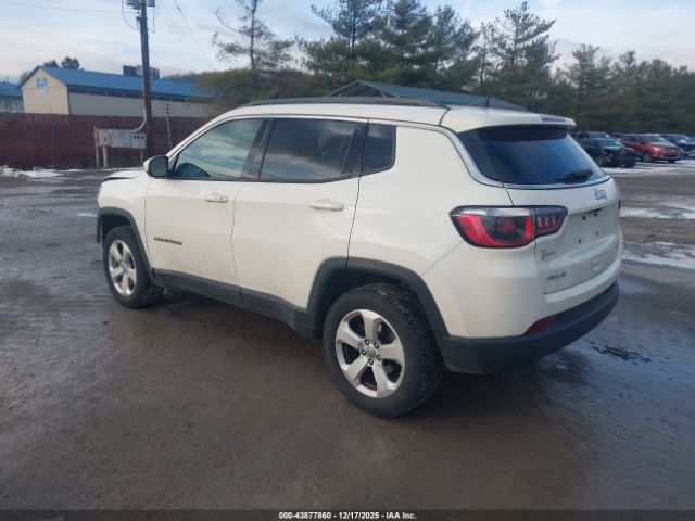 Jeep Compass Latitude 4x4 Image 2