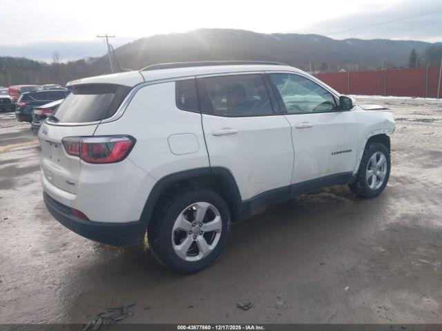 Jeep Compass Latitude 4x4 Image 4
