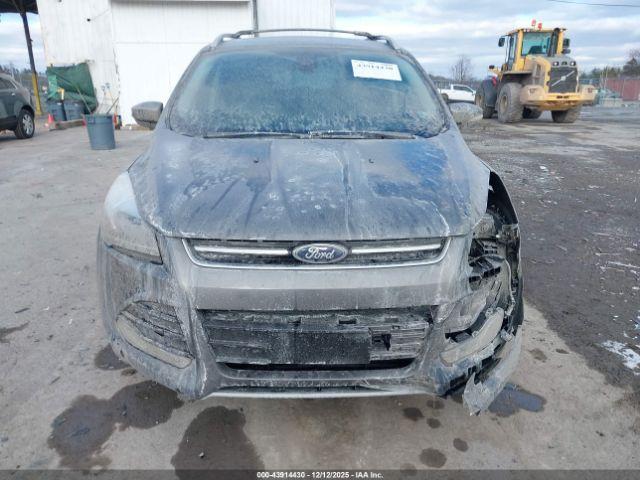 Ford Escape Titanium Image 15