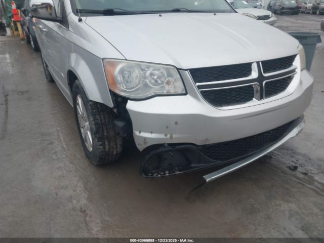 Chrysler Town & Country Touring-l Image 8