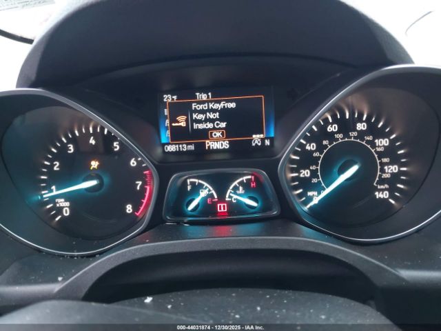 Ford Escape Titanium Image 16