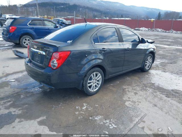 Chevrolet Sonic Lt Auto Image 3