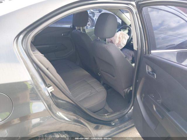 Chevrolet Sonic Lt Auto Image 9